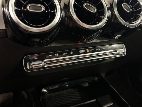 Used 2021 Mercedes-Benz GLB 250 image 30