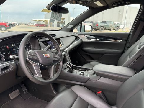 Certified 2025 Cadillac XT5 Premium Luxury image 10
