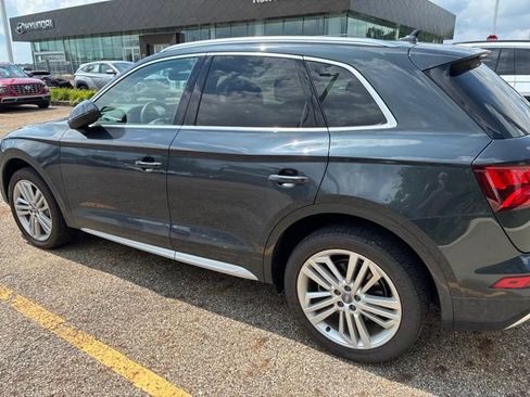 Used 2020 Audi Q5 2.0T Premium Plus w/ Premium Plus Package AWD/4WD image 2
