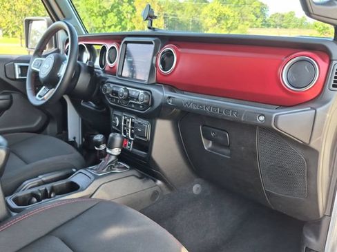 Used 2023 Jeep Wrangler Unlimited Rubicon AWD/4WD image 35