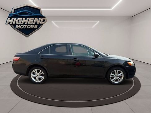 Used 2009 Toyota Camry LE FWD image 7