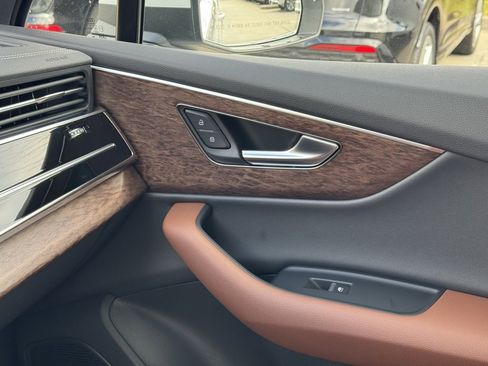 Used 2025 Audi Q7 2.0T Premium w/ Convenience Plus Package image 36