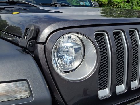 Used 2018 Jeep Wrangler Sport AWD/4WD image 10