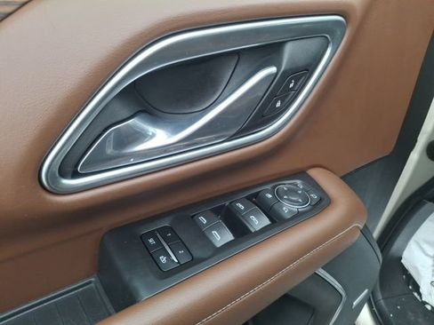 Used 2021 Chevrolet Tahoe High Country w/ Premium Package image 13