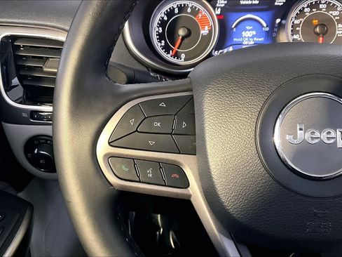 Used 2021 Jeep Cherokee Limited image 24