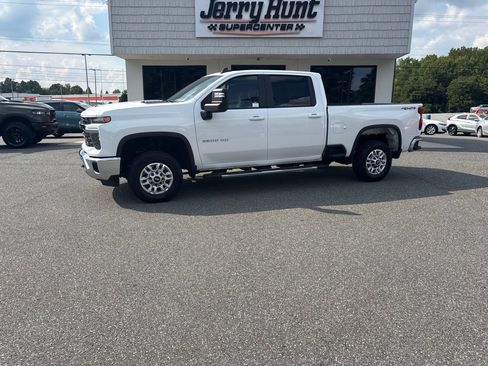 Used 2025 Chevrolet Silverado 2500 LT w/ Convenience Package AWD/4WD image 1