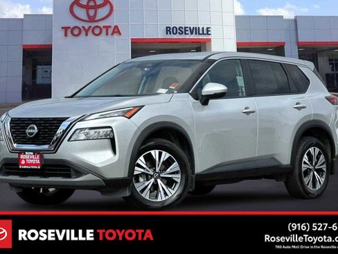 Used 2022 Nissan Rogue SV image 1