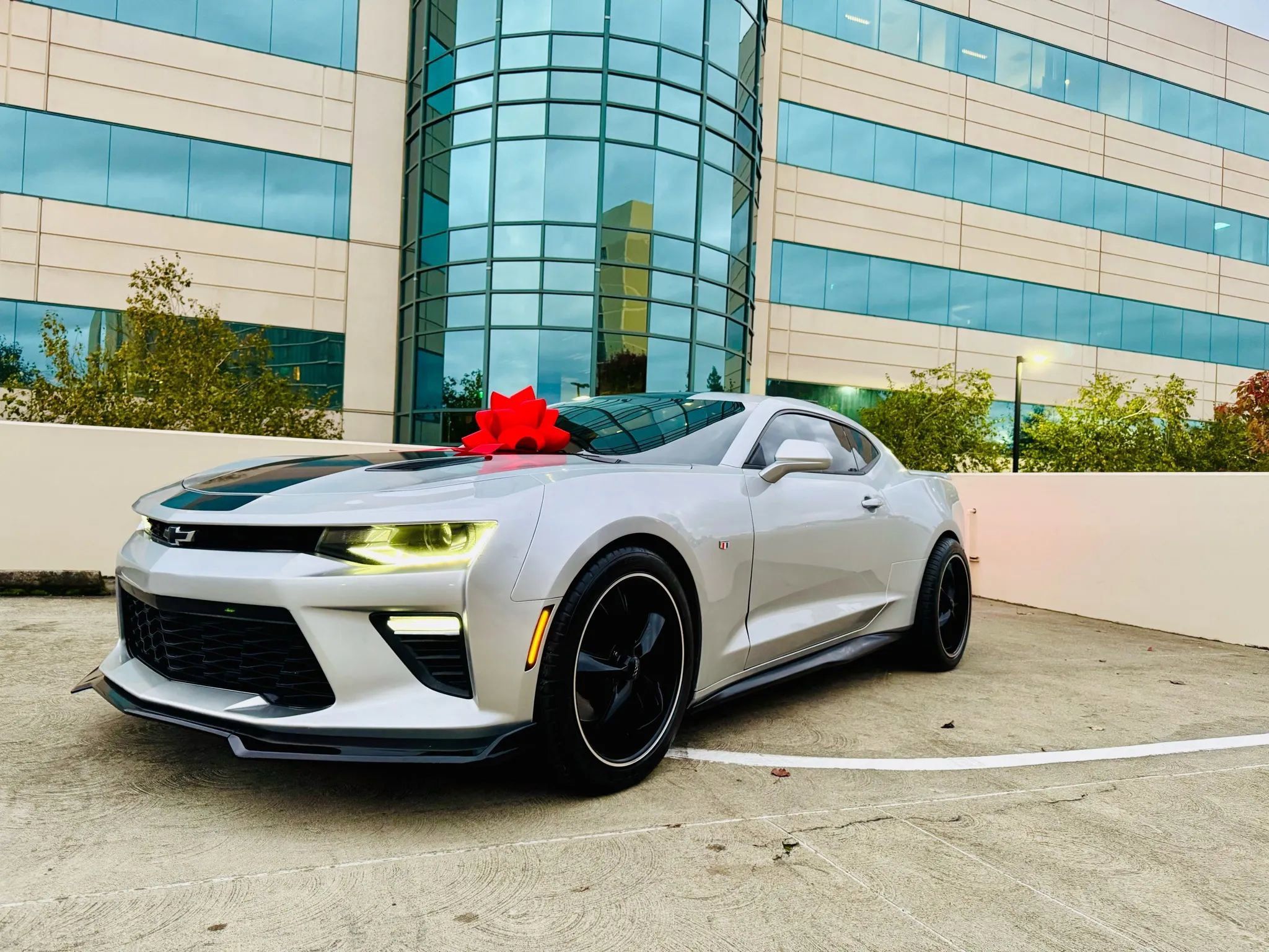 Used 2016 Chevrolet Camaro SS RWD image 1