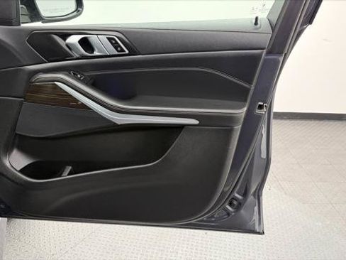Used 2022 BMW X5 sDrive40i w/ M Sport Package RWD image 23