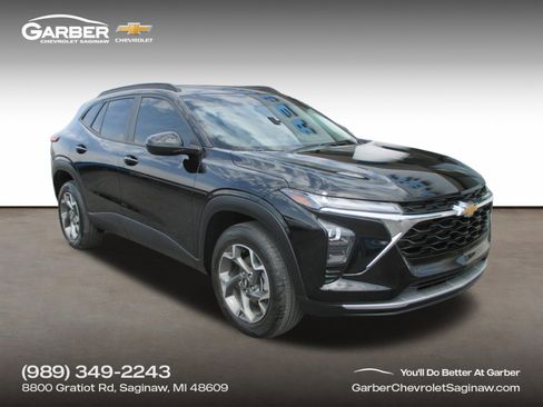 Used 2024 Chevrolet Trax LT w/ Sunroof Package image 1