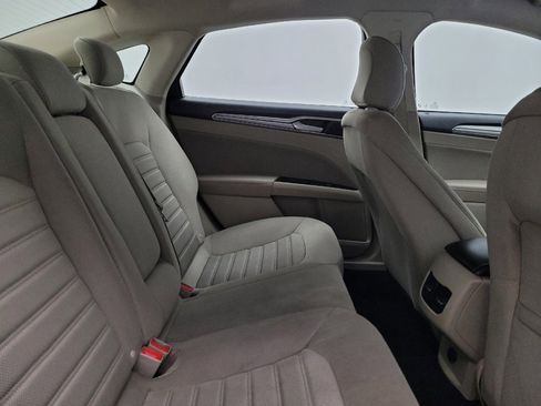 Used 2020 Ford Fusion SE image 19