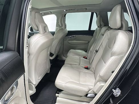 Used 2020 Volvo XC90 T6 Momentum w/ Protection Package Premier image 12