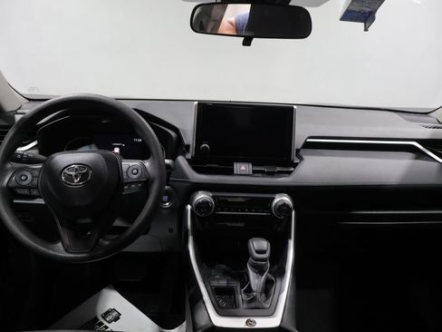 Used 2025 Toyota RAV4 XLE FWD image 15