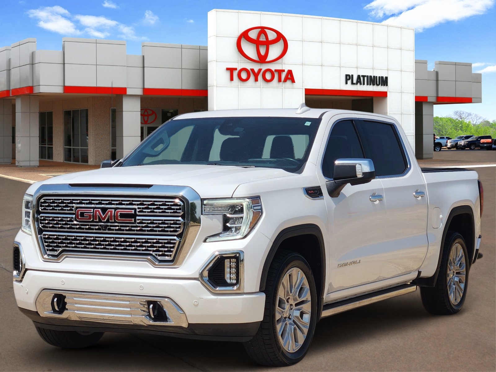 Used 2021 GMC Sierra 1500 Denali w/ Denali Ultimate Package AWD/4WD image 2