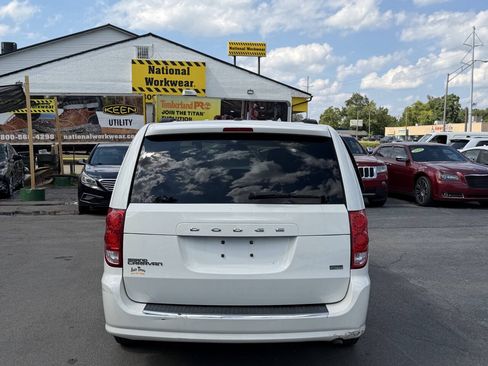 Used 2013 Dodge Grand Caravan SXT w/ UConnect Hands-Free Group FWD image 4