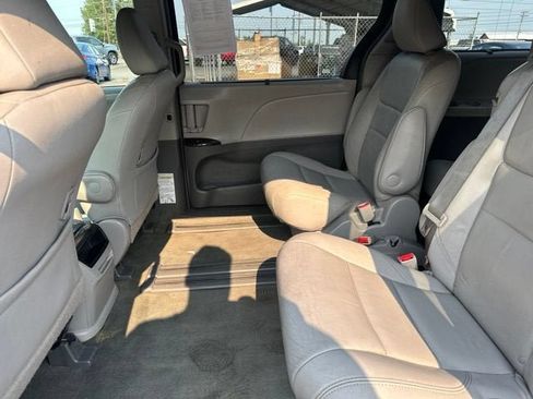 Used 2016 Toyota Sienna XLE FWD image 15