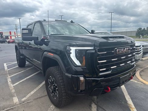 Used 2024 GMC Sierra 2500 AT4X AWD/4WD image 3