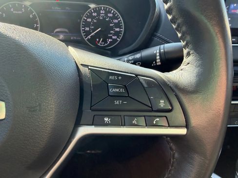 Used 2022 Nissan Sentra SV FWD image 19
