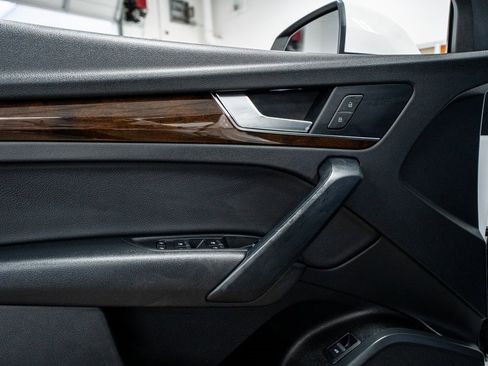 Used 2019 Audi Q5 2.0T Premium image 31