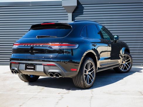 Certified 2026 Porsche Macan AWD/4WD image 7