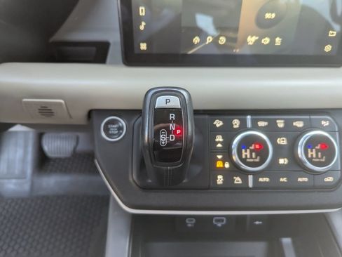 Used 2020 Land Rover Defender 110 HSE AWD/4WD image 23