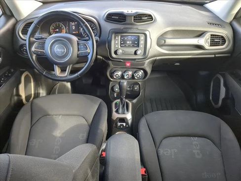 Used 2016 Jeep Renegade Latitude image 18