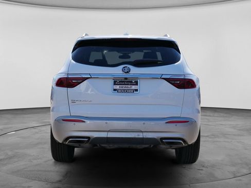 Used 2023 Buick Enclave Essence AWD/4WD image 9