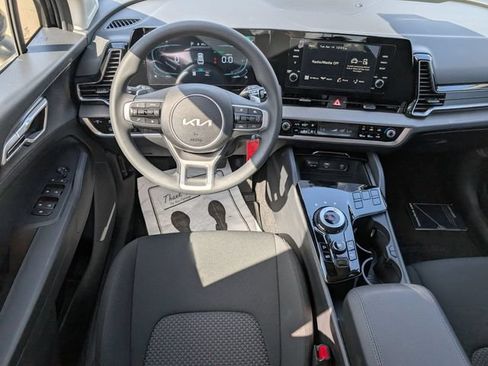 Used 2025 Kia Sportage LX FWD image 24