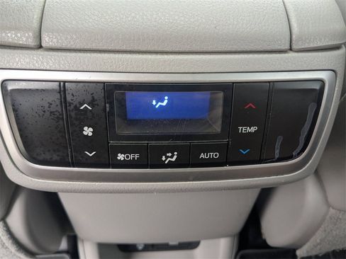 Used 2015 Toyota Highlander XLE image 16