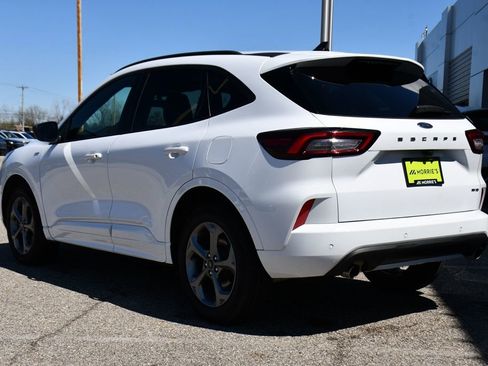 Used 2023 Ford Escape ST-Line w/ Tech Pack #1 AWD/4WD image 4