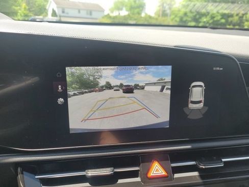 Certified 2025 Kia Niro EX Touring FWD image 28