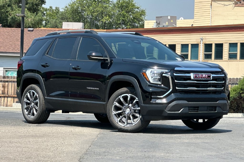 New 2026 GMC Terrain Elevation w/ Elevation Premium Package AWD/4WD image 2