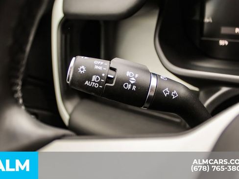 Used 2024 Land Rover Defender 110 X-Dynamic SE image 30