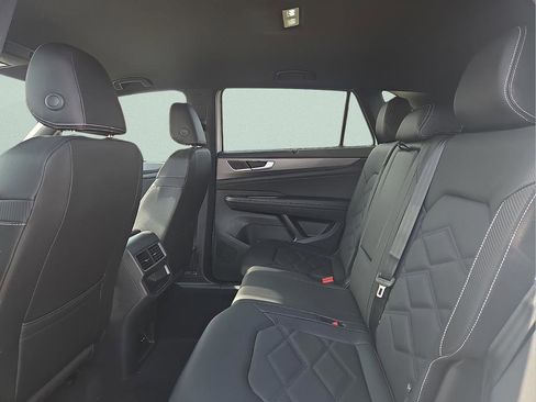 New 2026 Volkswagen Atlas Cross Sport SE FWD image 11
