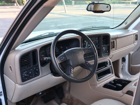 Used 2004 GMC Yukon XL SLT w/ Preferred Equipment Group image 15