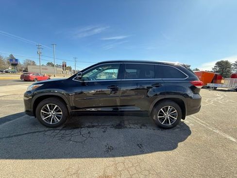 Used 2018 Toyota Highlander XLE image 9