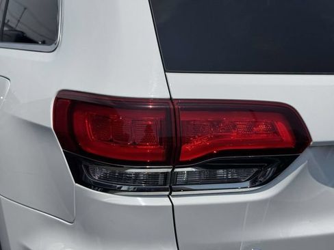 Used 2020 Jeep Grand Cherokee Limited AWD/4WD image 12