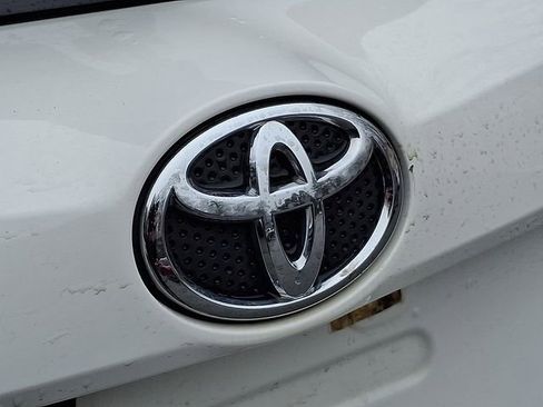 Used 2017 Toyota RAV4 LE w/ Carpet Mat Package image 31