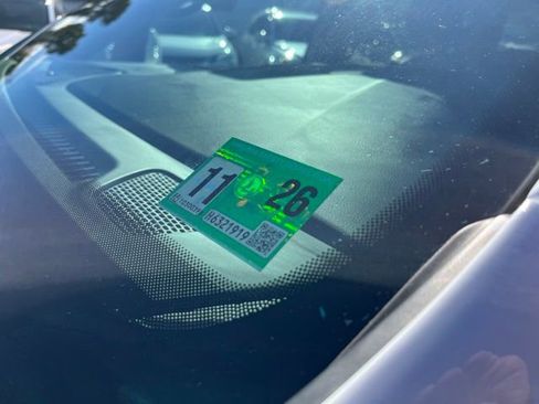 Used 2022 Chrysler Pacifica Touring-L image 31