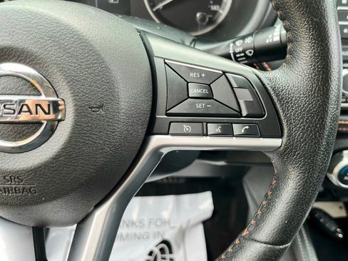 Used 2019 Nissan Kicks SR w/ SR Premium Package FWD image 30