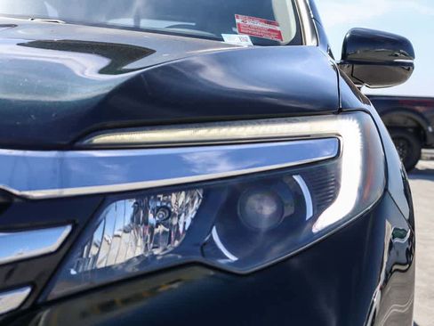 Used 2017 Honda Pilot Touring image 7