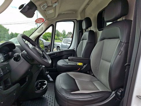 Used 2023 RAM ProMaster 2500 FWD image 13