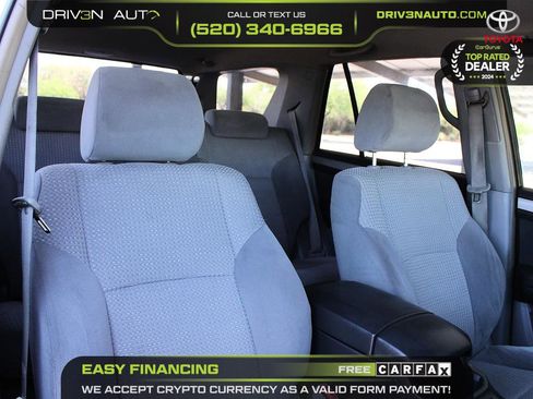 Used 2004 Toyota 4Runner SR5 AWD/4WD image 16