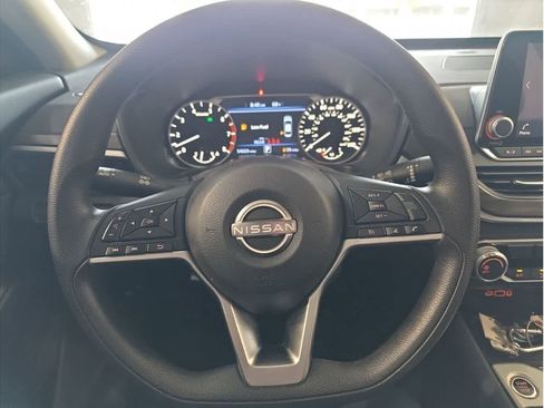 Used 2024 Nissan Altima 2.5 SV image 24