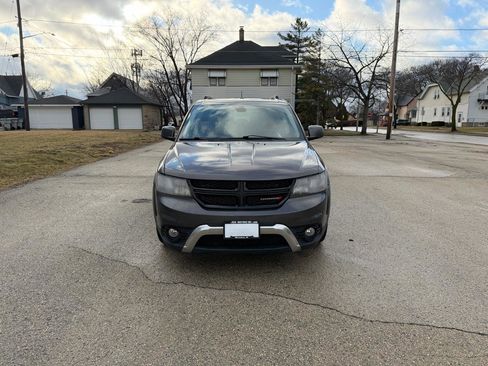 Used 2018 Dodge Journey Crossroad w/ Nav & Sun Group image 2