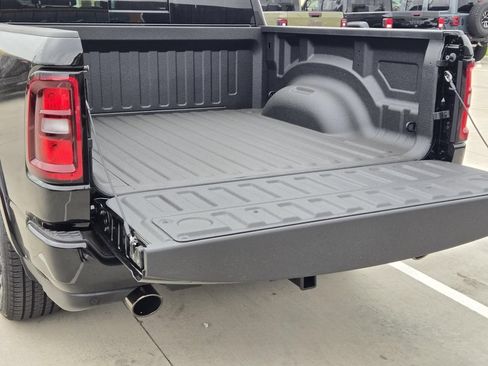 New 2026 RAM 1500 2WD Crew Cab image 4
