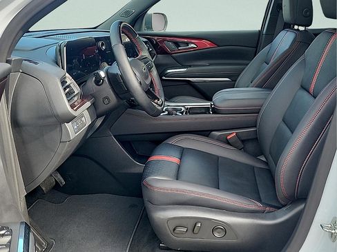 Used 2026 Chevrolet Traverse RS AWD/4WD image 14