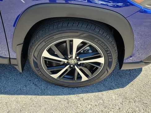 Used 2025 Toyota Corolla Cross AWD Hybrid w/ Convenience Package image 7