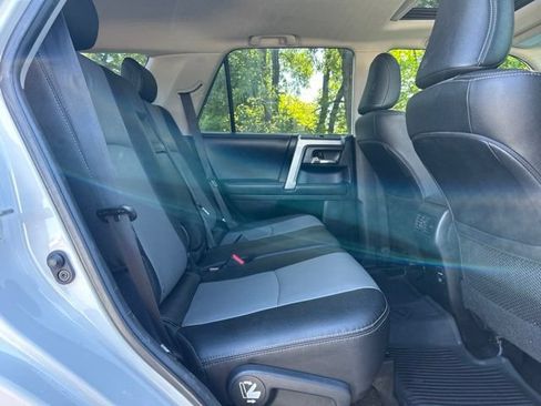 Used 2019 Toyota 4Runner SR5 Premium AWD/4WD image 39