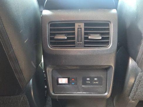Used 2021 Nissan Rogue SL FWD image 18